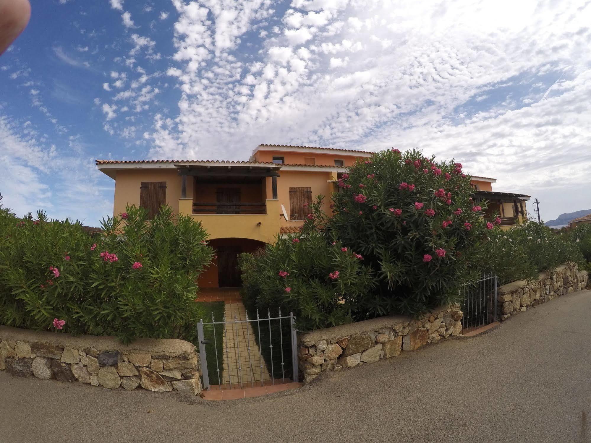 Residence Spiaggia Bianca Golfo Aranci Luaran gambar